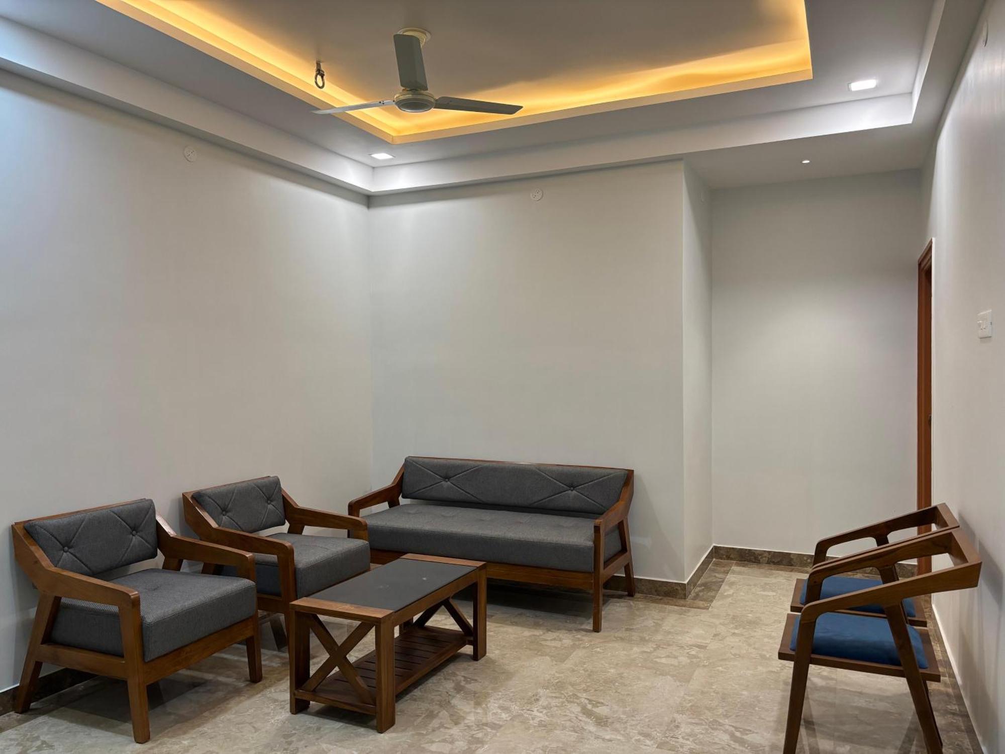 Srirangam Nandavanam Service Apartments Tiruchirappalli Exterior foto