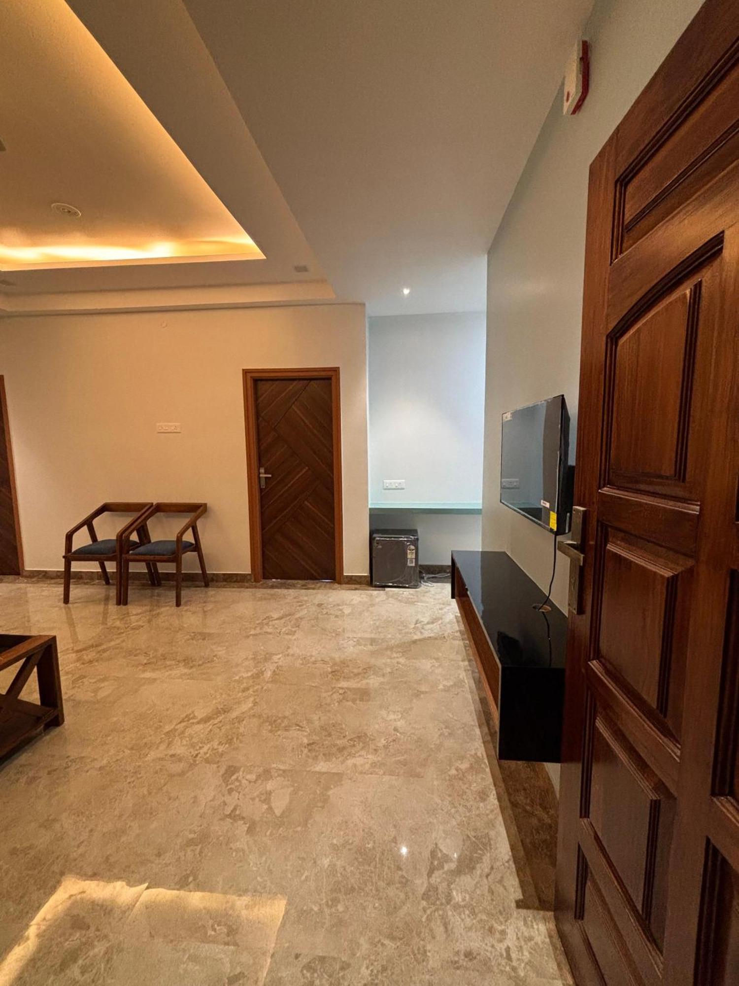 Srirangam Nandavanam Service Apartments Tiruchirappalli Exterior foto